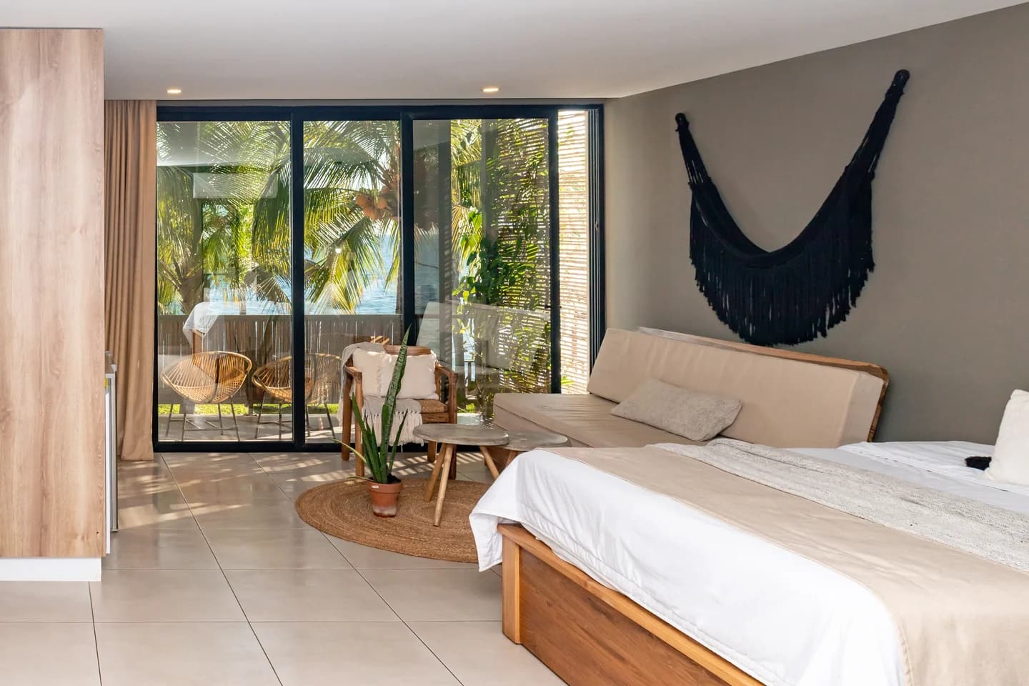 Deluxe Studio apartment with double bed and sofa bed, Fisherman's Resort Life